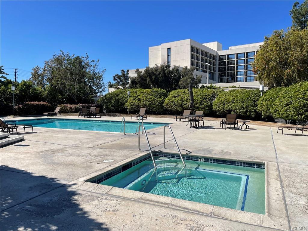 Photo - 602 Lassen Ln (Costa Mesa, CA)