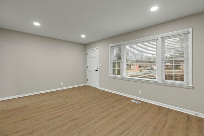 Photo - 3408 Euclid Cir NW