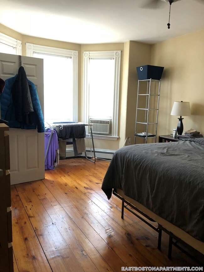 Photo - 279 Webster St Unidad 1