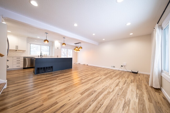 Photo - 4104 Lynn Ave