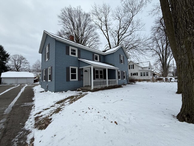 Hudsonville 2BR Main Level - Hudsonville 2BR Main Level Apartment Unit 1