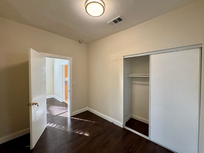 Photo - OAKVILLA Unit 533