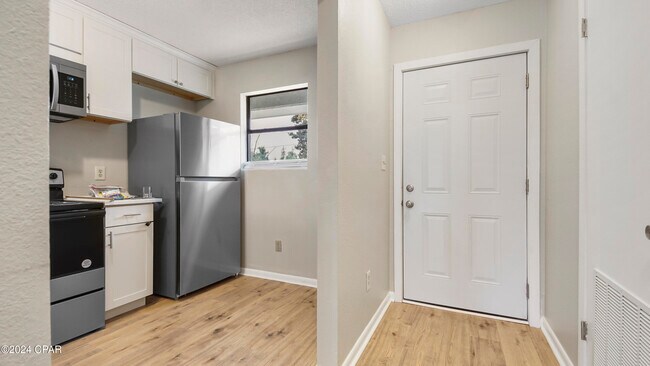 Photo - 5113 E 10th St