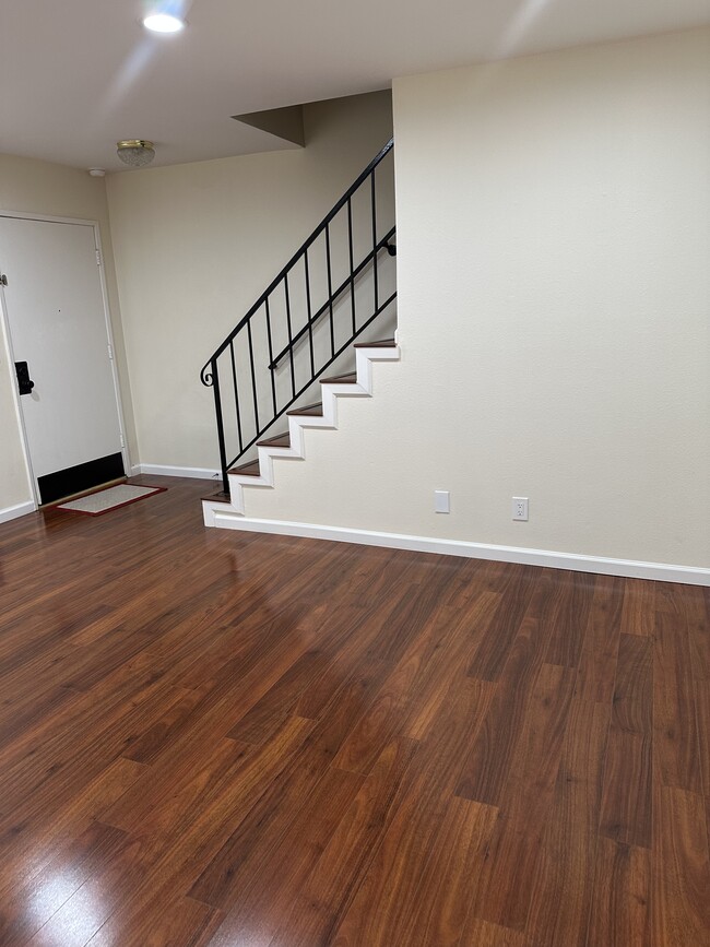 Front Door Entrance - 2212 Nelson Ave Townhome