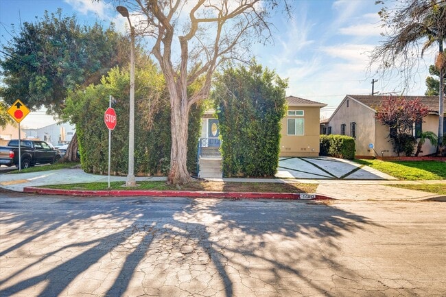 Photo - 5400 82nd W St