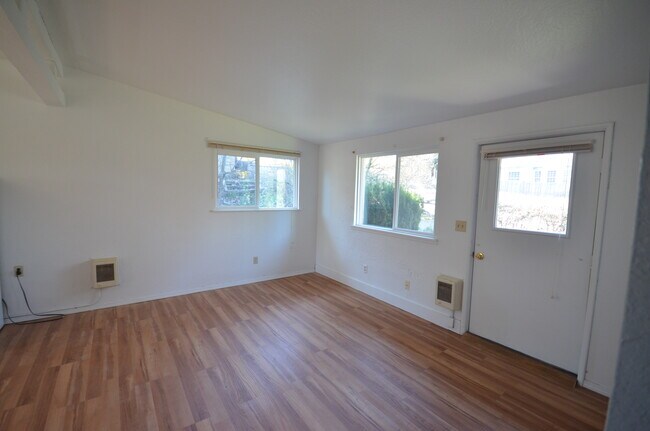 Photo - 503 13th St Unit 503 13th