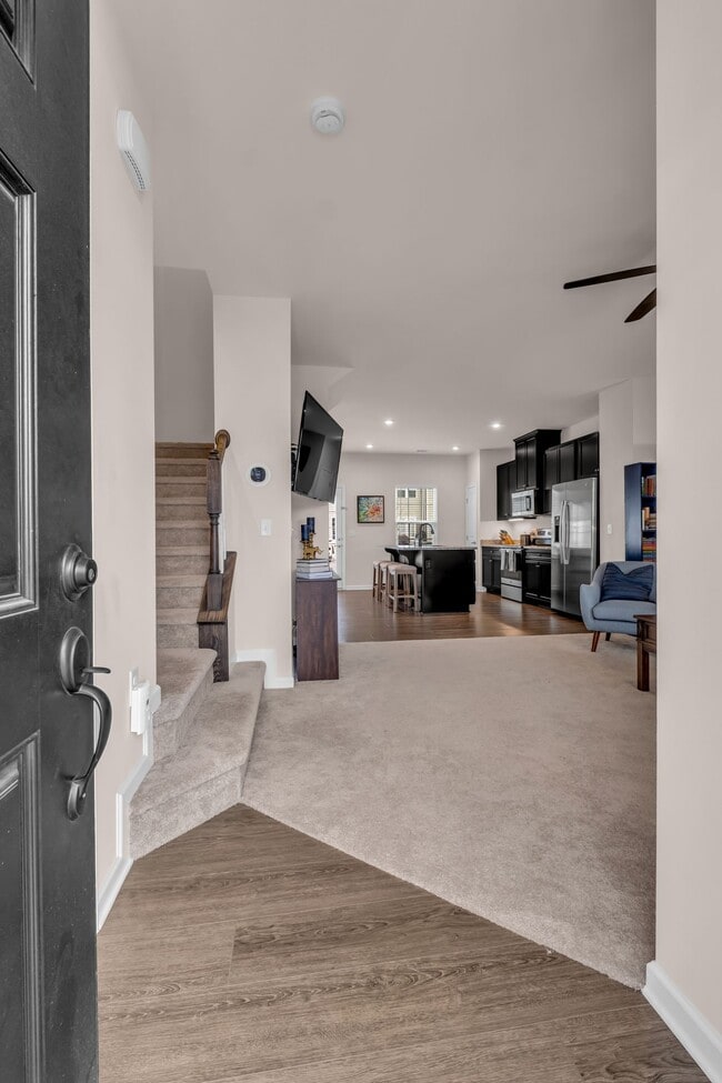 PROPERTY DOES NOT COME FURNISHED - 420 Park Ave