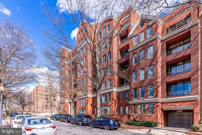 Photo - 955 26th St NW Unit 209