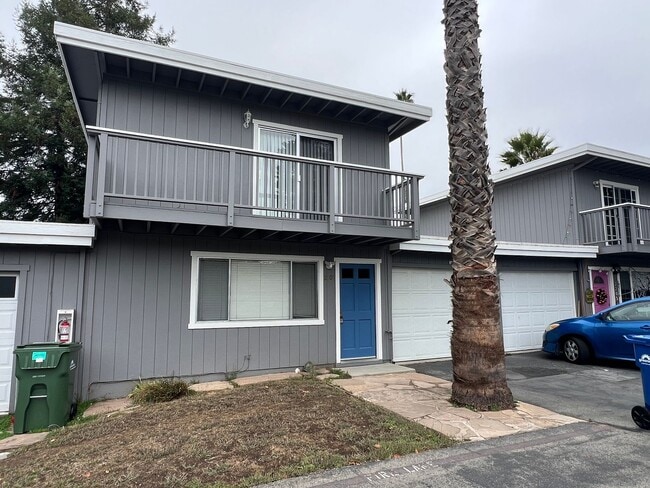 Charming 2 Story Soquel Condo - Charming 2 Story Soquel Condo