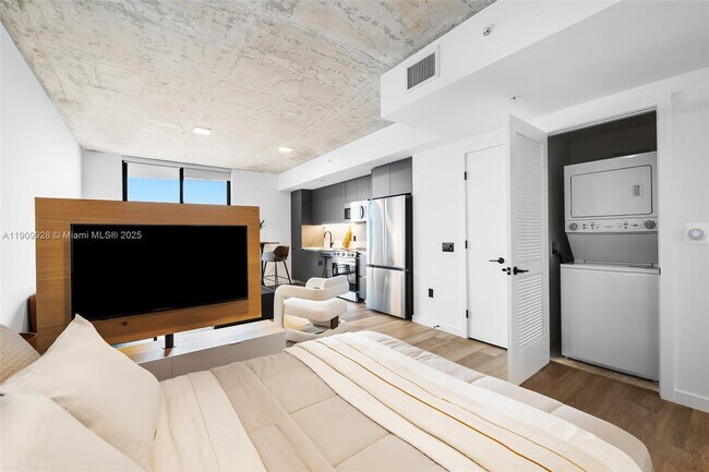 Photo - 307 SW 5th St Unit 2509