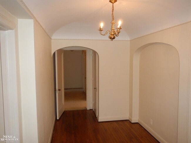Photo - 752 Trombley Rd