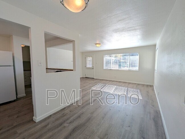 Photo - 760 Balzar Cir Unidad A