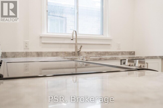 Photo - 25 Coulson Ave Unité Main Fl