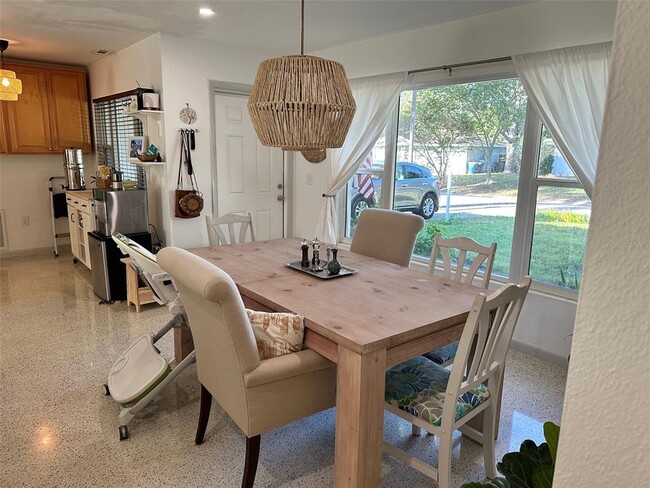 Photo - 815 Woodley Rd