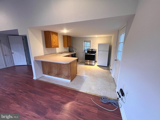 Building Photo - 2055 W Chester Rd