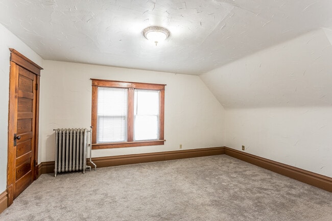 Photo - 1420 W 10th St