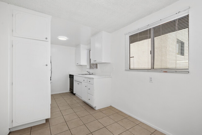 Photo - 11661 Goshen Ave