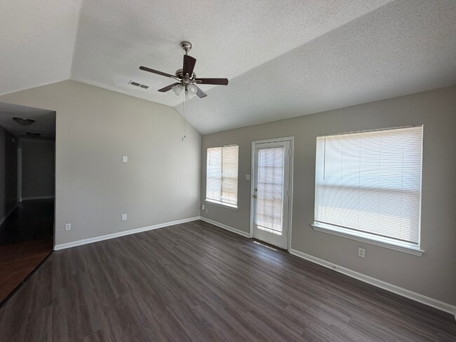 3BR/2BA Memphis Rental with High Ceilings, Hardwood Floors & Fenced Yard
