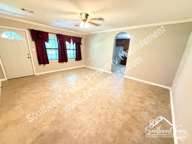 Photo - 1295 Archie St