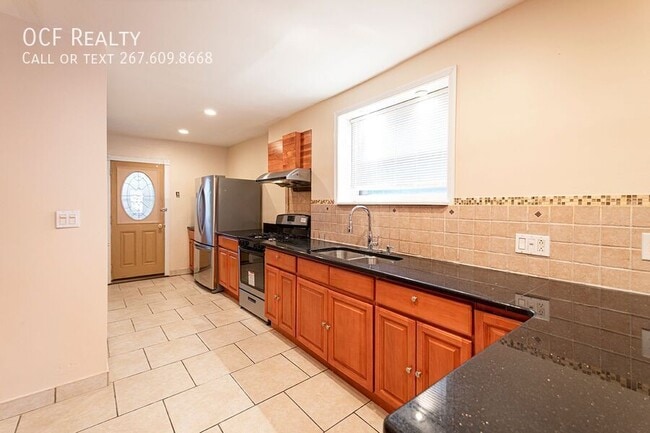 Photo - 1532 Christian St