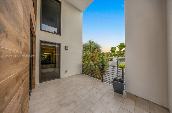 Photo - 3265 Bird Ave Unit 202