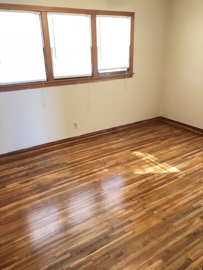 Photo - 1819 S Roanoke Dr