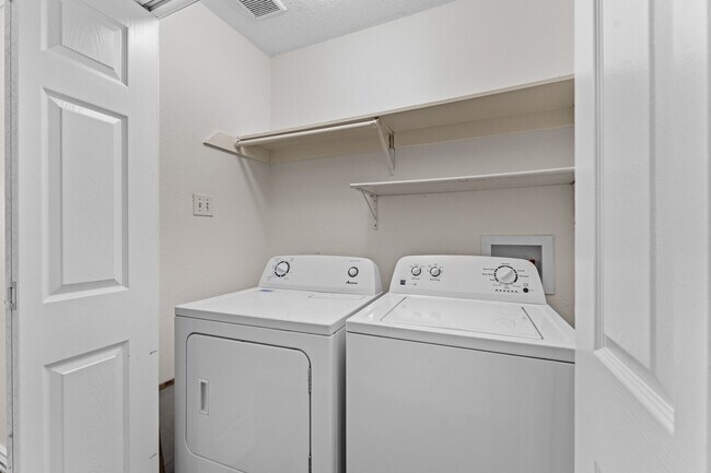 Photo - 842 E 29th St