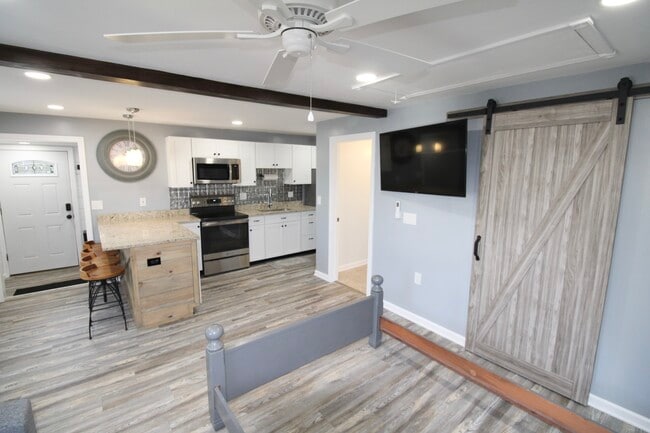 Photo - 23 Beacon St