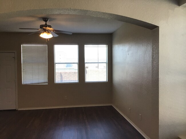 Photo - 2623 Basswood Dr