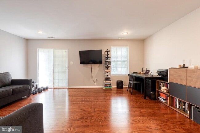 Photo - 513 Bluffton Dr