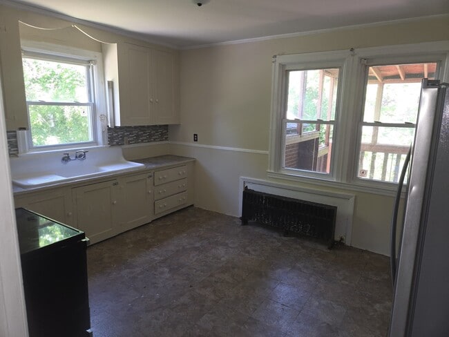 Photo - 24 Marconi St