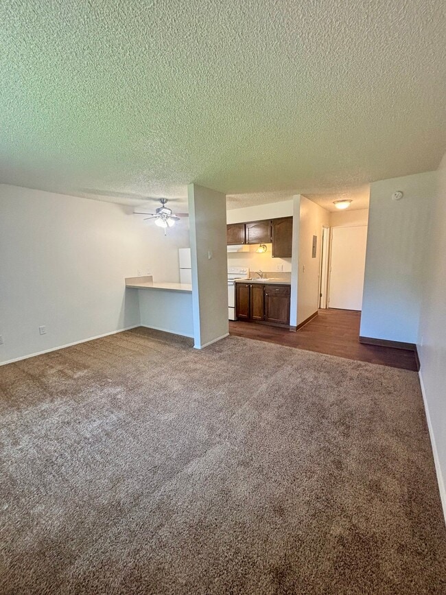 Building Photo - 3950 SW 102nd Ave