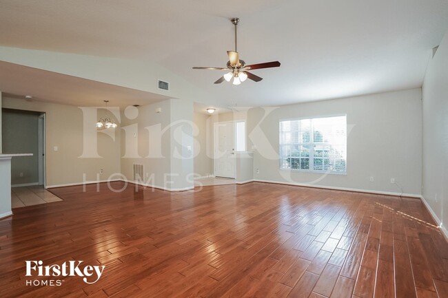 Photo - 421 SE 19th St