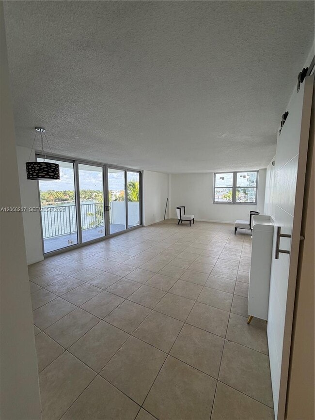 Photo - 5838 Collins Ave Unit 4A