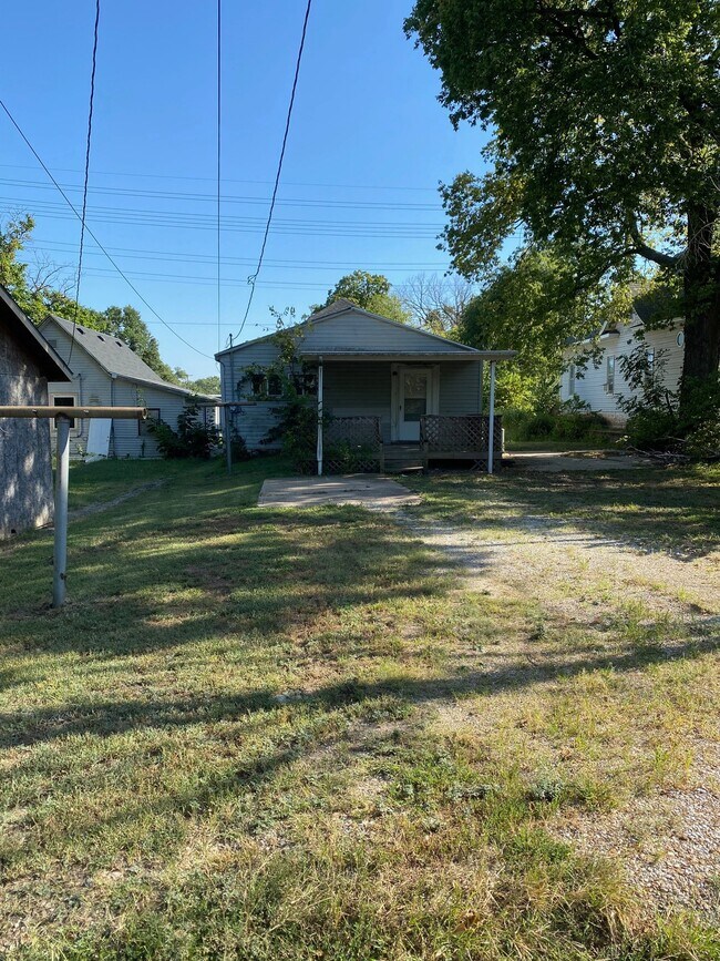 313 E Lincoln Ave