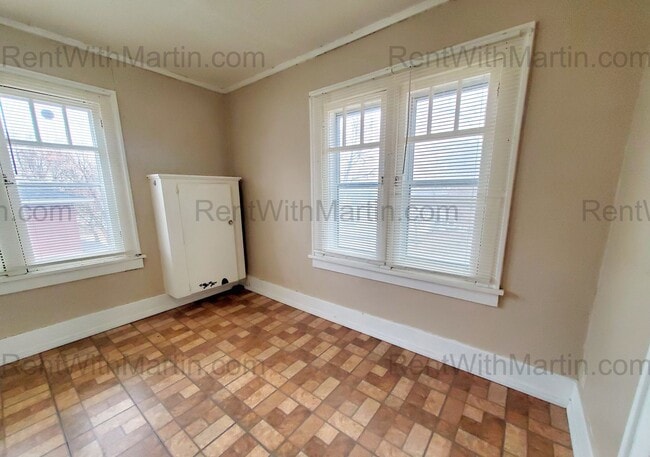 Photo - 808-810 W 2nd St Unit 1