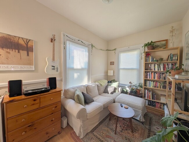 Photo - 2 Evergreen Sq Unit 1