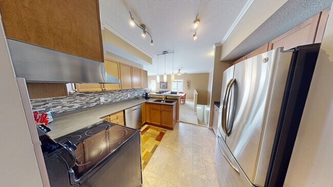 Photo - 8640-8103 103 Ave