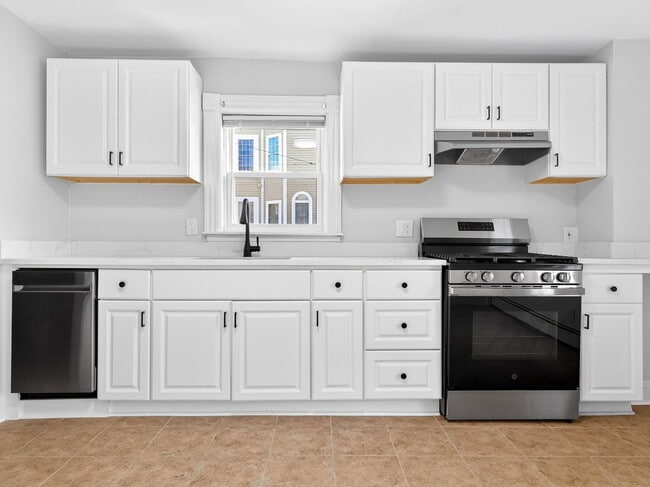 Photo - 100 Woodstock St Unit 1