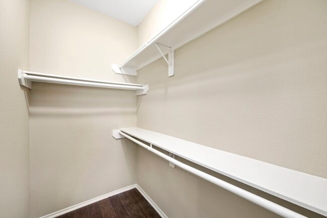 Photo - 6158 Settlers Lake Cir E
