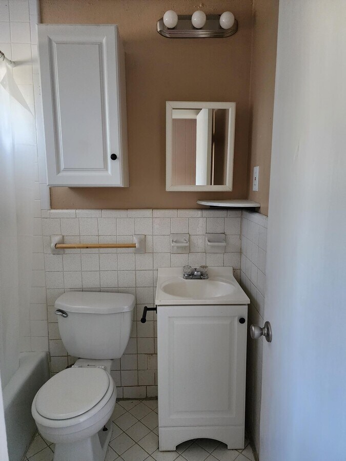 Photo - 104 W North Loop Blvd