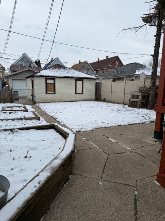 Photo - Newly Renovated 3-Bedroom Upper Duplex – Brand New Everything! Unidad Upper