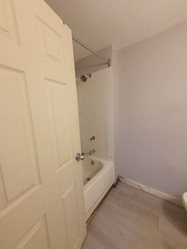 Photo - 1790 Hemlock St