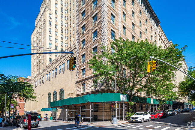 Photo - The St. George Tower Apartments