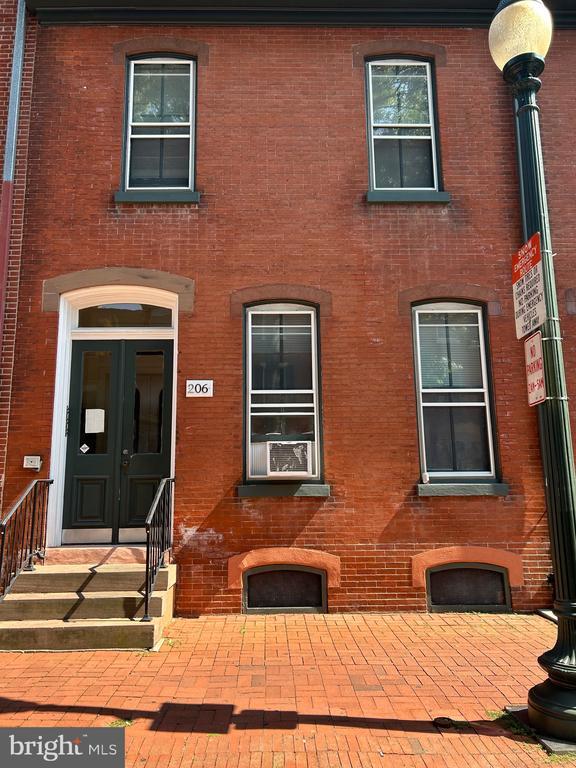 Building Photo - 206 W Gay St Unit 1 Rental