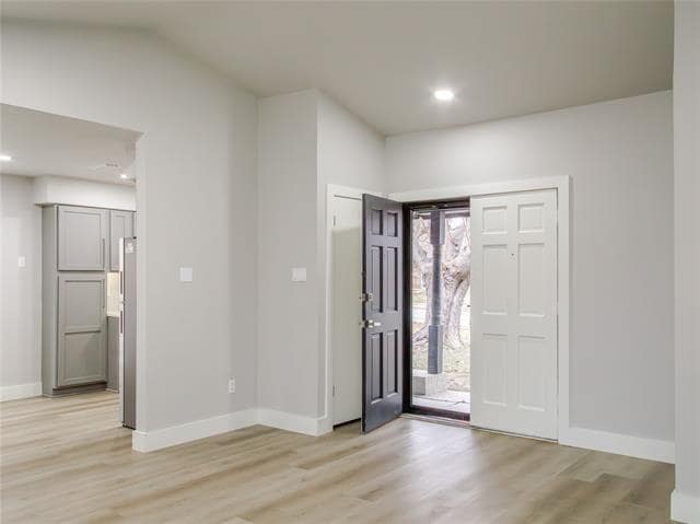 Photo - 2025 Glencrest Ln