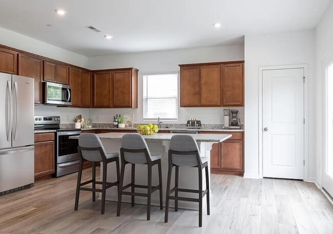 Photo - 1504 Rhodes Pond St