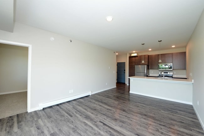 Photo - 304-15t 15th St N