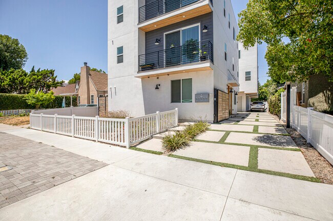 Photo - 10853 Otsego St Condo Unit C