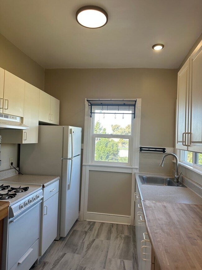 Photo - 1019 E 33rd St Unit D